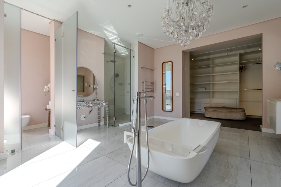 3 Bedroom Property for Sale in Sea Point Western Cape
